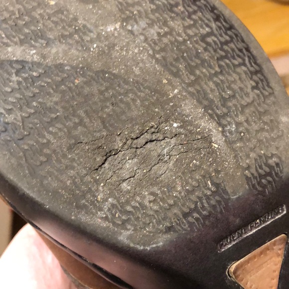 Size 10 Born Shoes* - Picture 14 of 16